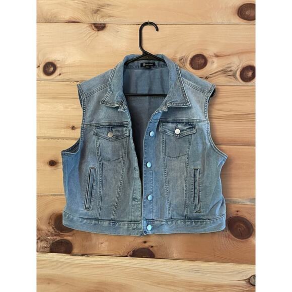 Versona Women's Denim Jean Vest. Button down. Boho Biker Festival. XL - Picture 1 of 7